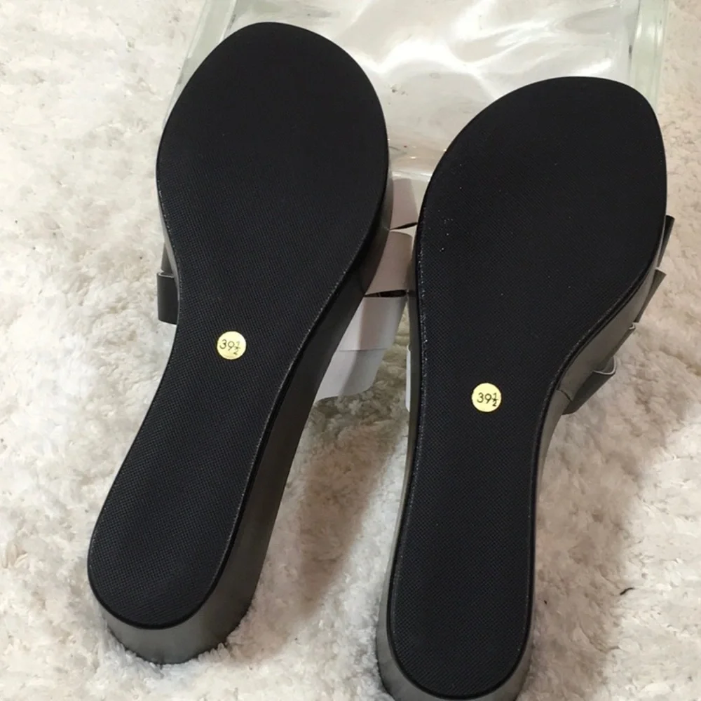 Butter Italian platform slides